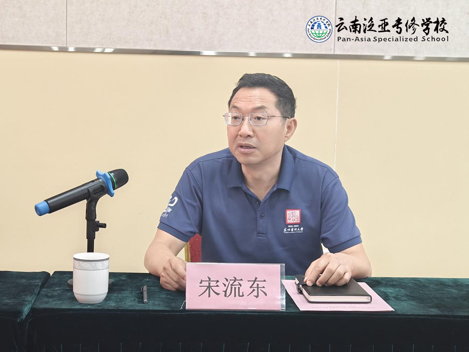 图片6.jpg 昆明医科大学张洪波副校长带领继续教育督导组莅临我校监督检查指导