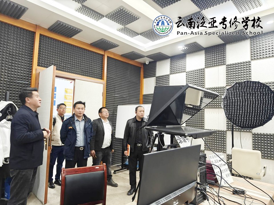 图片4.jpg 理根教育集团领导一行莅临我集团参观交流