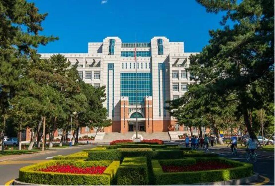 85f825bb7e95442e8ace91ed5516bca3.jpg 东北师大学校图片(1).jpg